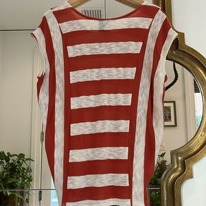 Flowy casual, loose-fit summer tee